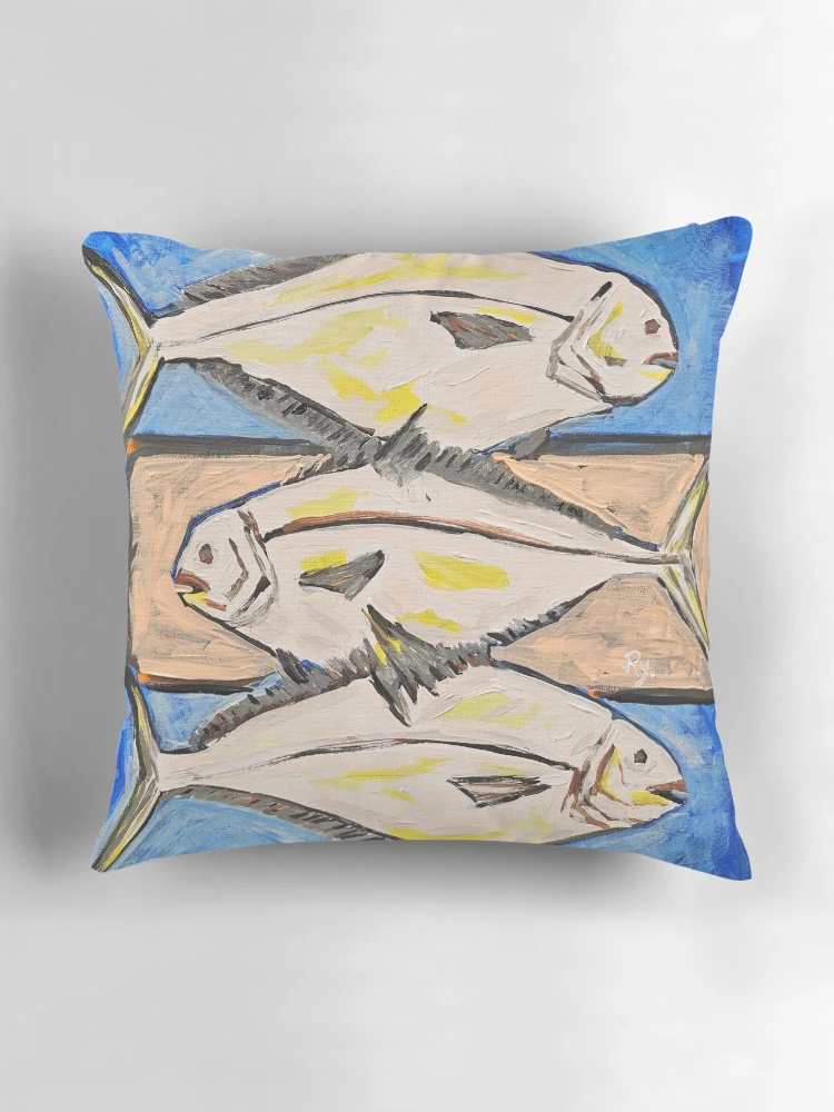 Aperçu 3 sur 4. Coussin avec l'œuvre Pompano créée et vendue par RudyYoder.
