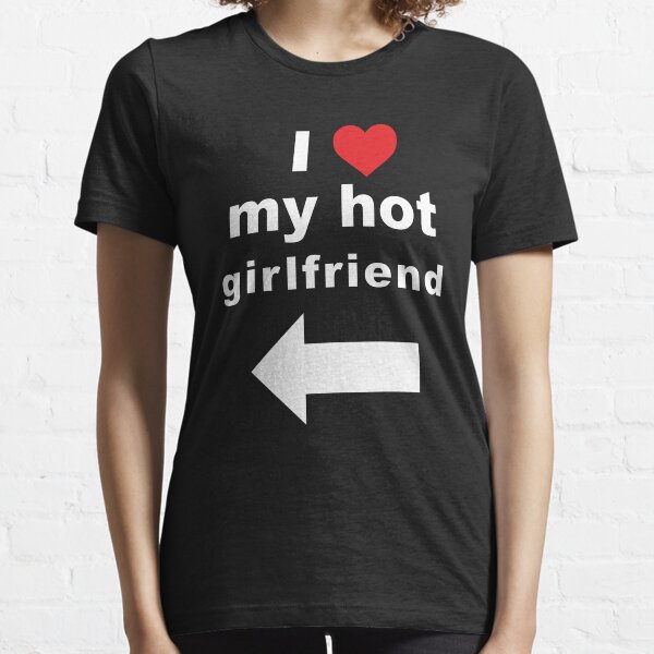 Artikel-Vorschau von Ich liebe meine heiße Freundin Zitat Shirt Aufkleber, designt und verkauft von Eva-vdz.