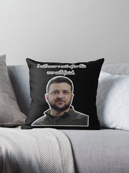 Aperçu de l'œuvre Costume Volodymyr Zelensky - T-shirt créée et vendue par ClassicGiftsRo.