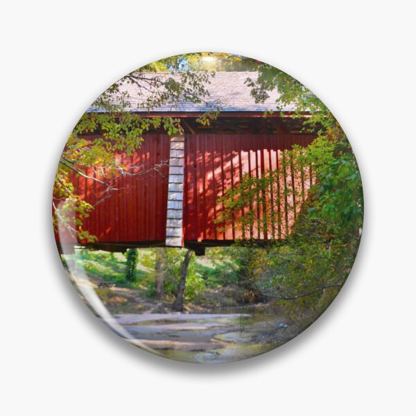 Artikelvorschau, Campbells Covered Bridge hinter Herbst vertikal entworfen und verkauft von LisaWootenPhoto.