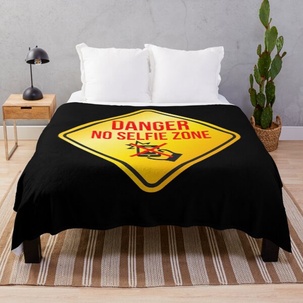 Item preview, Señal de peligro: zona prohibida para selfies designed and sold by PNGShop.