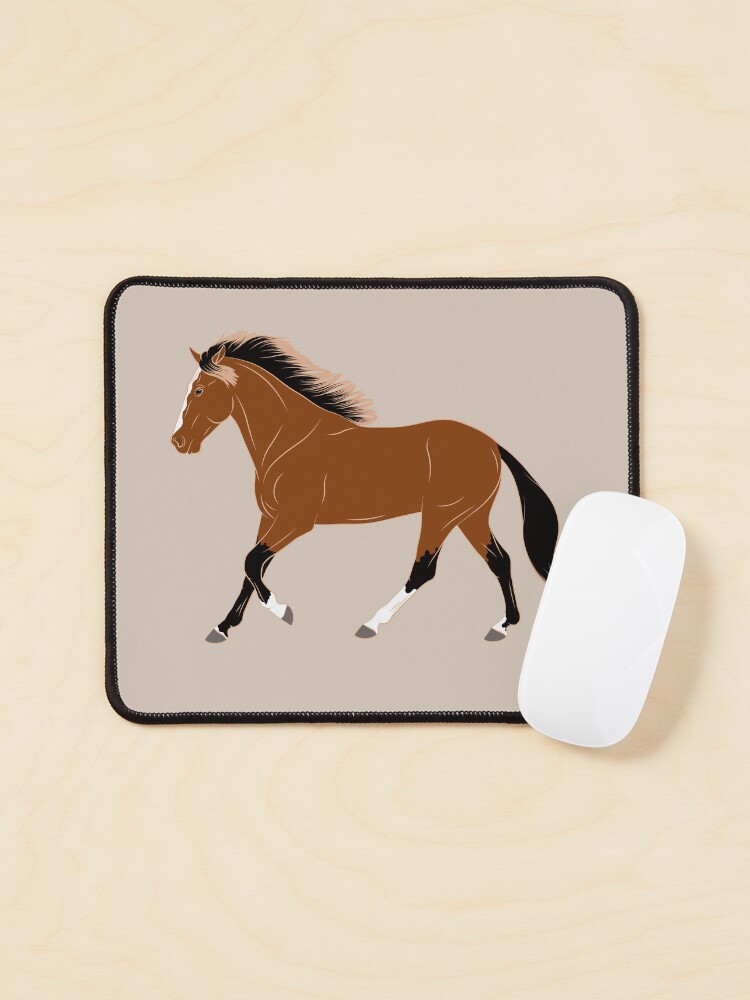 Aperçu 1 sur 5. Tapis de souris avec l'œuvre Cheval Barbe, dessin cheval bai, cheval de selle, races de chevaux du Maroc créée et vendue par WebEquitation.