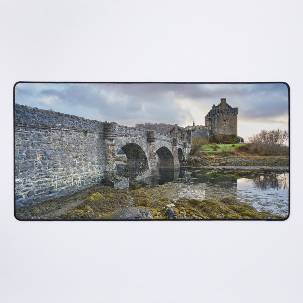Artikel-Vorschau von Eilean Donan Castle, designt und verkauft von Theonebespoke.