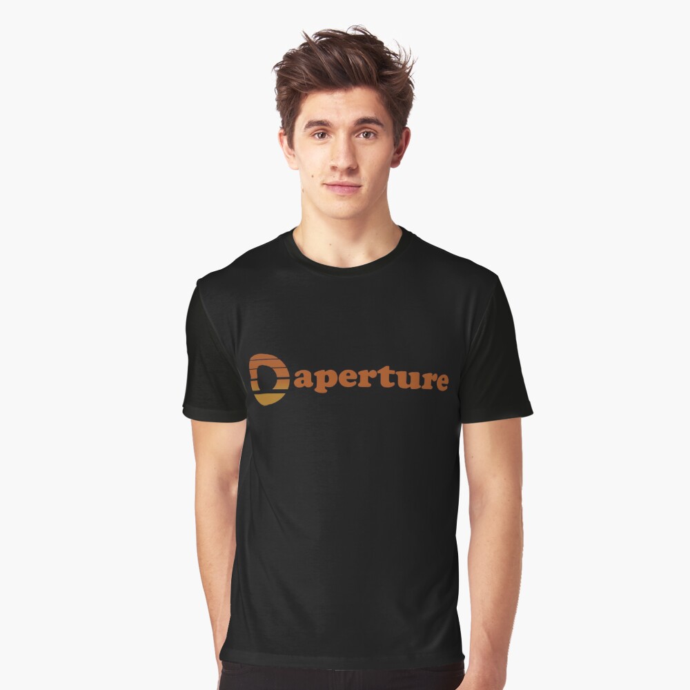 Aperçu de l'œuvre T-shirt graphique créée et vendue par MolnFabrik.