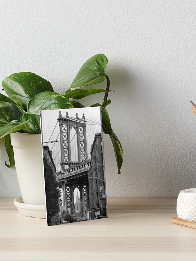 Thumbnail 1 von 2, Galeriedruck, Die Manhattan Bridge in Monochrom von Dubbo in Brooklyn designt und verkauft von Aure50.