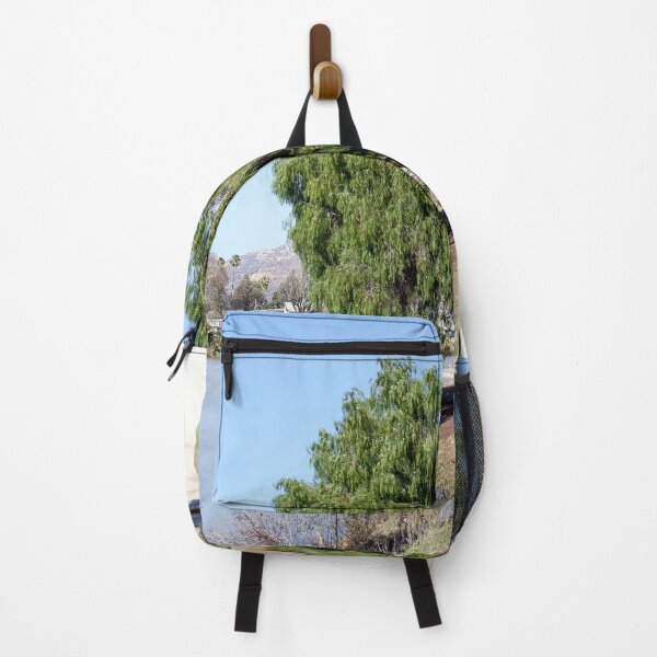Vista previa del artículo con la obra «Gran árbol en el lago», diseñado y vendido por heatherfriedman.