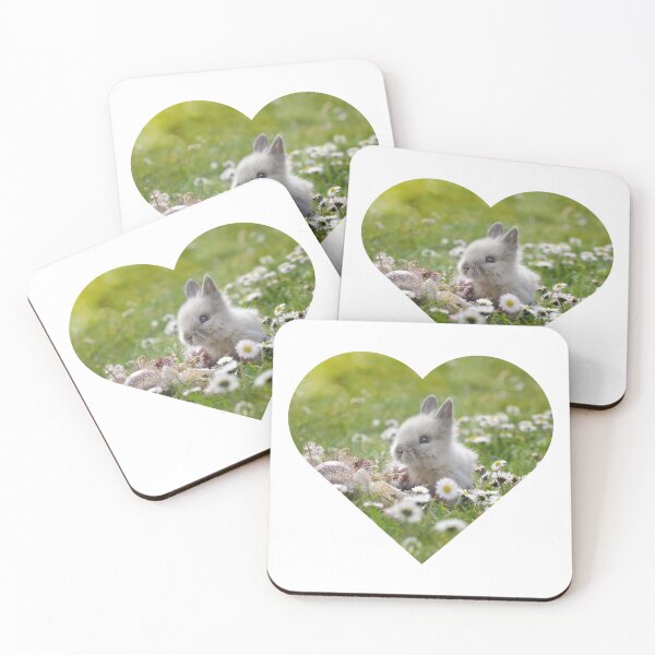 Artikelvorschau, Niedlicher Hase im Blumenfeld - Ostern entworfen und verkauft von Vero De.