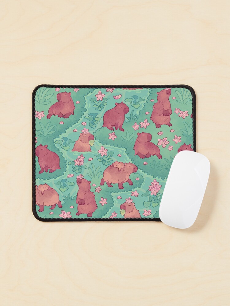 Aperçu 1 sur 5. Tapis de souris avec l'œuvre Capybaras de printemps créée et vendue par Colordrilos.