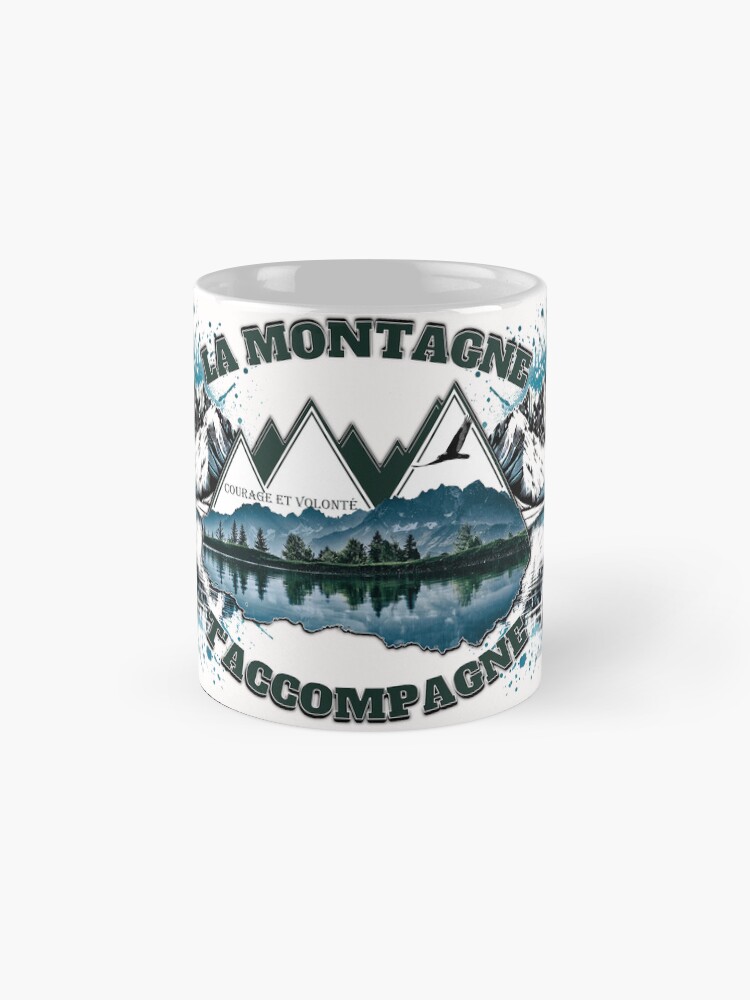 Aperçu 4 sur 6. Mug à café avec l'œuvre La vie est une Montagne. créée et vendue par Vinidal.