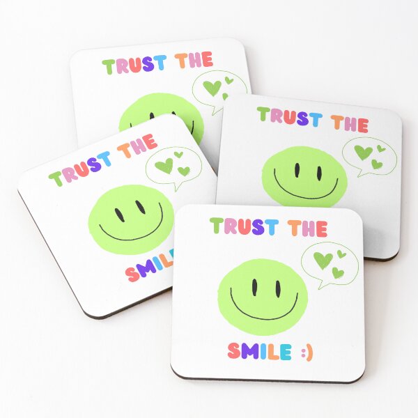 Aperçu de l'œuvre Faites confiance au sourire, T-shirt Smile, trendygirlstshirt, smileyfacetee créée et vendue par SunAndJune.