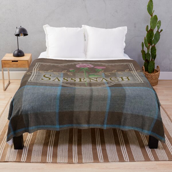 Aperçu de l'œuvre Outlander - Cuir Sassenach et Tartan avec chardons et feuilles créée et vendue par dealchica.