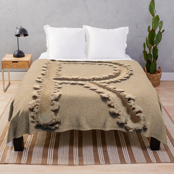SAND LETTER R Throw Blanket