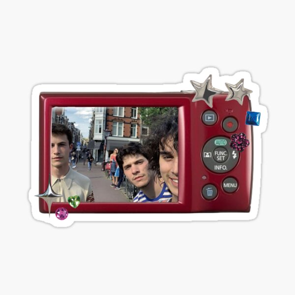 Artikel-Vorschau von Wallows Kamera, designt und verkauft von sweetestdoll.
