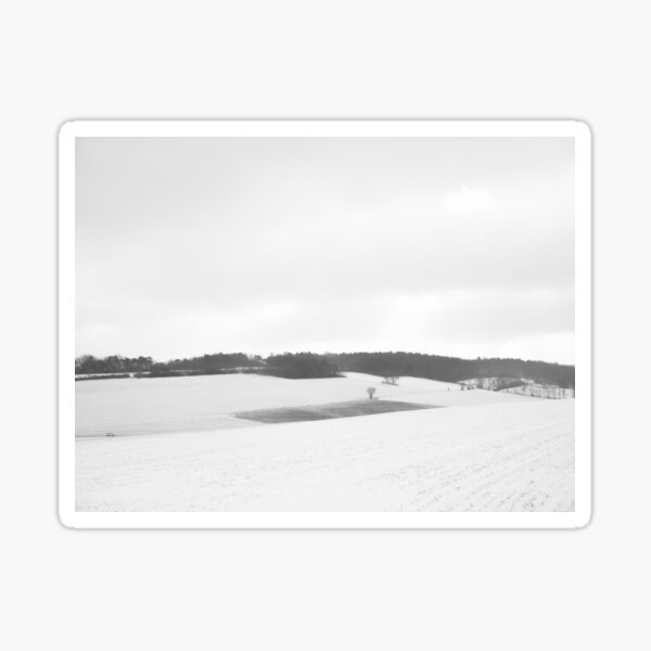 Artikel-Vorschau von schwarz-weiße bergige Schneelandschaft mit freiem Feld im Retrostyle, designt und verkauft von TW-Fotos.