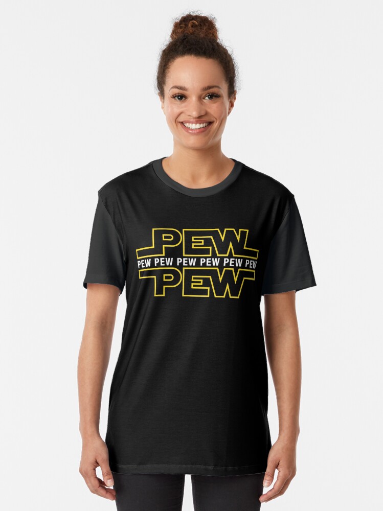 Imagen 2 de 5, Camiseta gráfica con la obra Pew Pew Pew, diseñada y vendida por Purakushi.