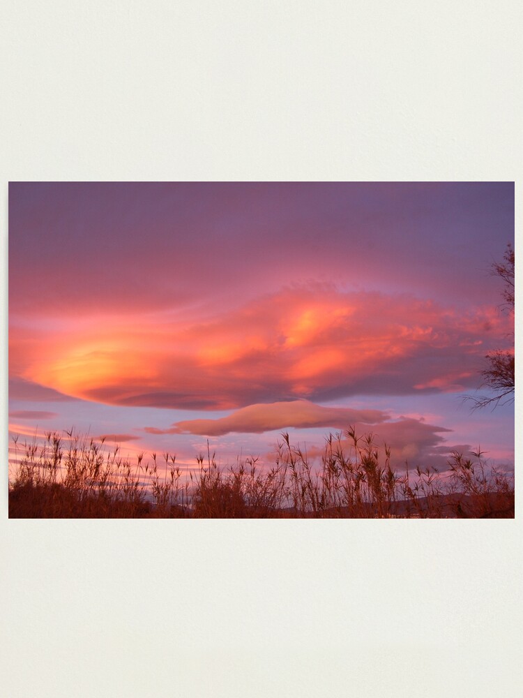 Imagen 1 de 3, Lámina fotográfica con la obra Fuego en el cielo , diseñada y vendida por Jhevva.