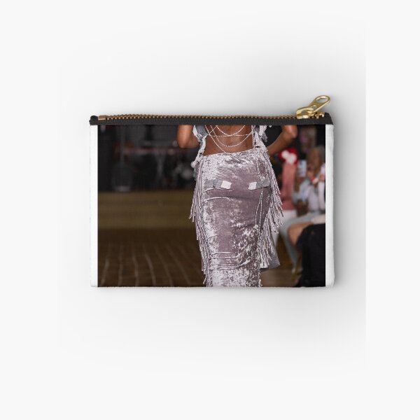 Item preview, Modelo femenina en pasarela vestida de plata y gris designed and sold by lessplay.
