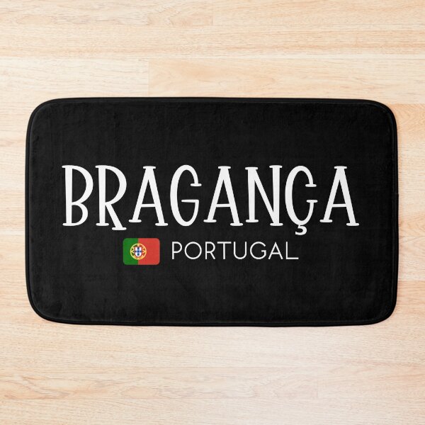 Aperçu de l'œuvre Bragance - Portugal créée et vendue par StudioRedKoala.