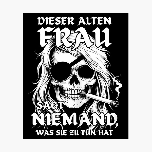 Artikel-Vorschau von NIEMAND SAGT DIESER ALTEN FRAU, WAS SIE TUN SOLL - Totenkopf-T-Shirt - NIEMAND SAGT DIESEM ALTEN MANN ALLES - Skelettpirat, designt und verkauft von MangaMannia.