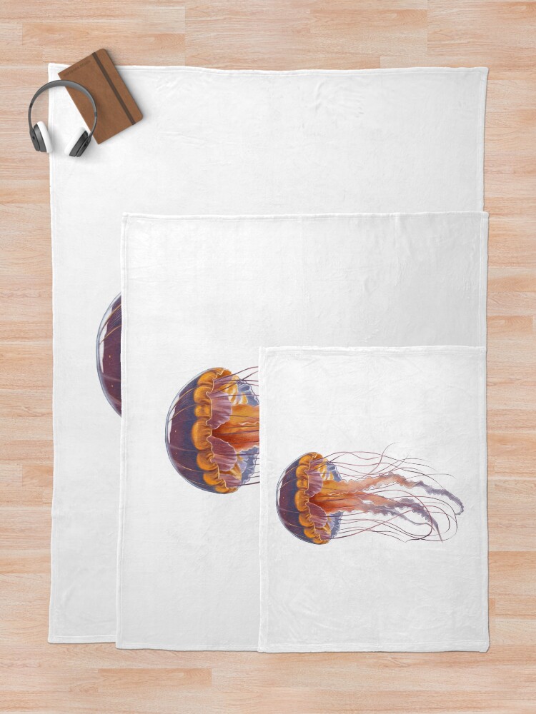 Imagen 5 de 6, Manta con la obra Una elegante medusa se desliza por las profundidades., diseñada y vendida por IraPana.