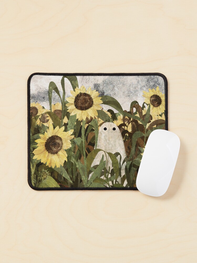Aperçu 1 sur 5. Tapis de souris avec l'œuvre Il y a encore un fantôme dans le champ de tournesols... créée et vendue par katherineblower.