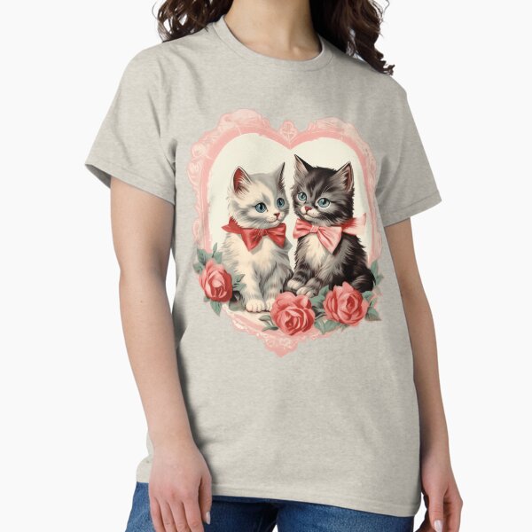 Artikel-Vorschau von Vintage Katzen Retro süße Katze Blumenkunst Muster Rosa Geschenk für Katzenliebhaber, designt und verkauft von InkyGenies.
