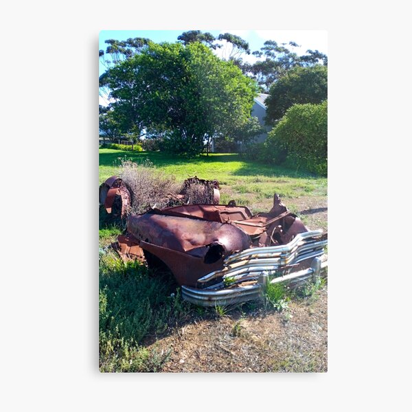 Aperçu de l'œuvre Cadre de voiture ancien rouillé créée et vendue par Ashley Beckton.