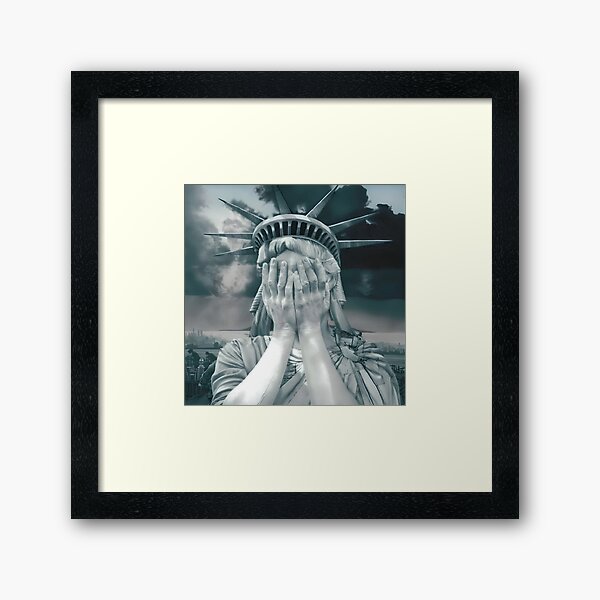 Vista previa del artículo con la obra «Estatua de la libertad llorando», diseñado y vendido por Nilless1234.