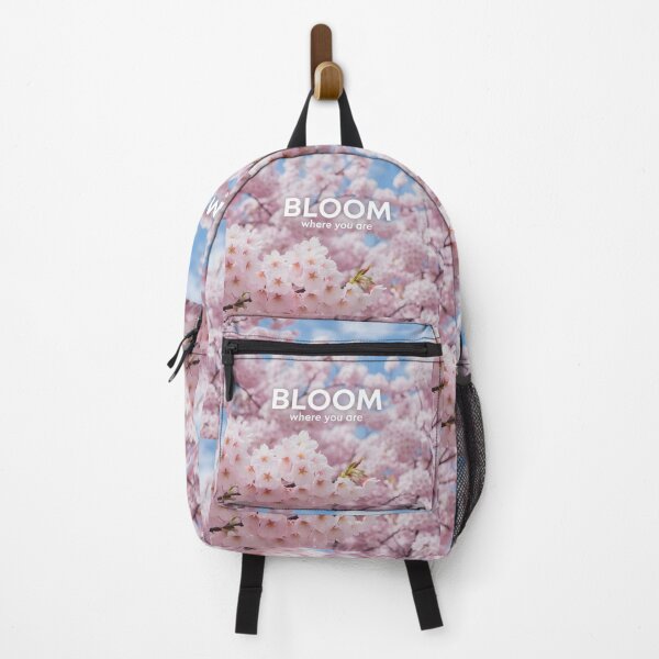 Vista previa del artículo con la obra «Sakura floreciendo», diseñado y vendido por PrintLabStudio.