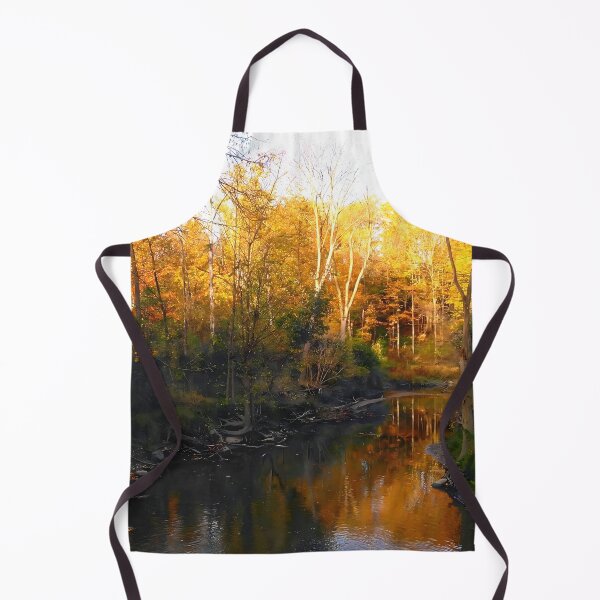 Artikelvorschau, Autumn’s Embrace: Ein Fluss fließt durch Gold entworfen und verkauft von NatsVision.