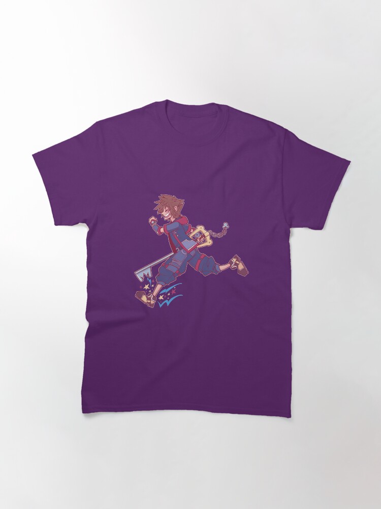 Imagen 3 de 7, Camiseta clásica con la obra Ahí va el, diseñada y vendida por DaPandaBanda.
