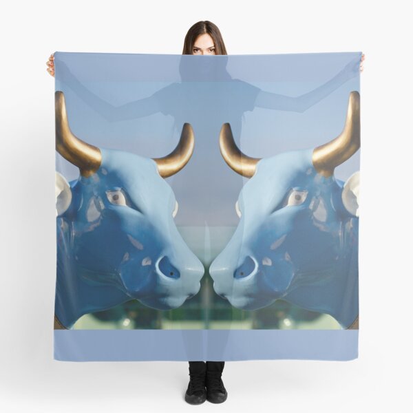 Cow Parade - Shirt Factory Horn, Derry Scarf