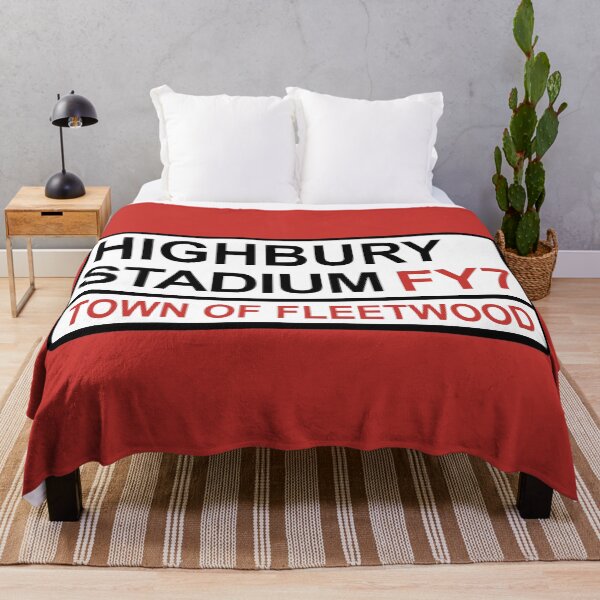 Artikelvorschau, Fleetwood Town Highbury Stadion ikonisches Straßenschild entworfen und verkauft von DelfDesign.
