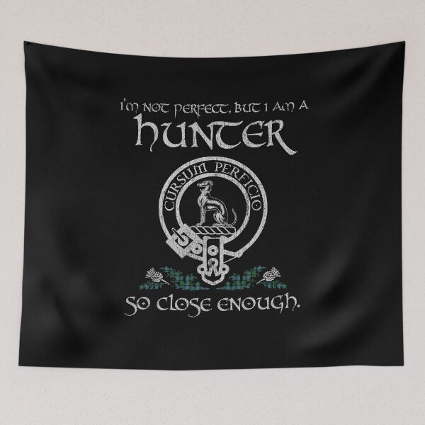 Artikelvorschau, Hunter Clan Schottischer Nachname Wappen Abzeichen Motto Tartan Sporran Kilt Männer Frauen entworfen und verkauft von Clan1093.