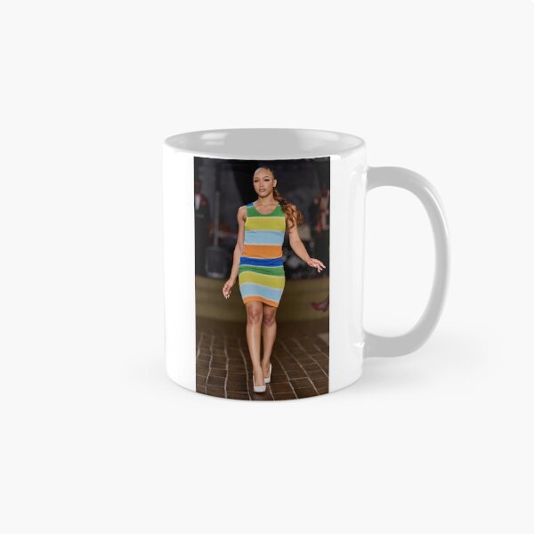Item preview, Hermosa modelo de pasarela con un diseño colorido designed and sold by lessplay.