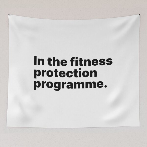 Aperçu de l'œuvre Dans le programme de protection de la condition physique | Texte noir créée et vendue par ThingsOnTees.