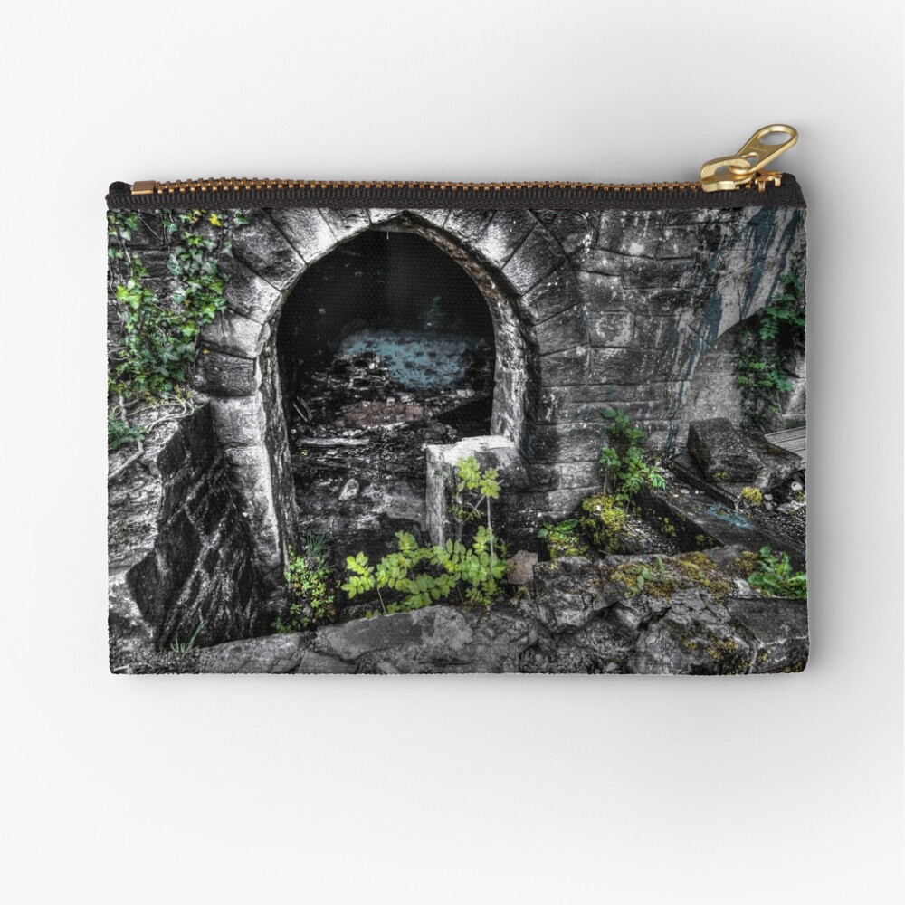 Grunge Zipper Pouch