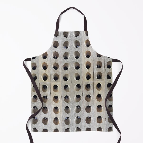 Aperçu de l'œuvre Riddling Rack - par l'artiste sud-australienne Avril Thomas à Magpie Springs créée et vendue par MagpieSprings.