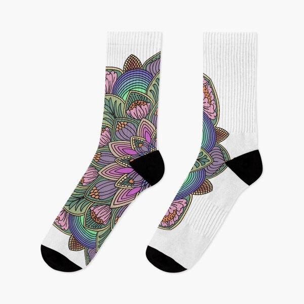 Artikelvorschau, Pastell Boho Mandala – Elegante florale Meditationskunst in sanftem Lila und Grün entworfen und verkauft von Mondee Shop.