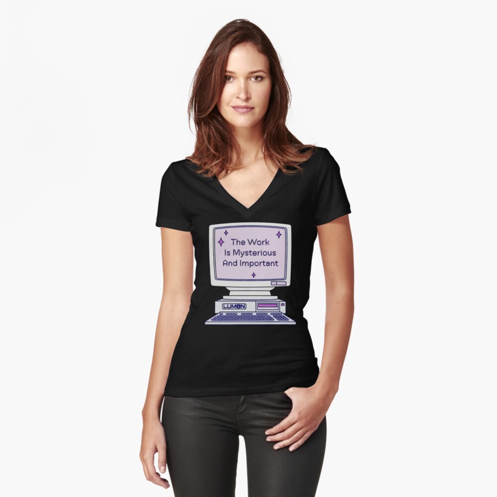 Artikel-Vorschau von Tailliertes T-Shirt mit V-Ausschnitt, designt und verkauft von amelia5zebq2.