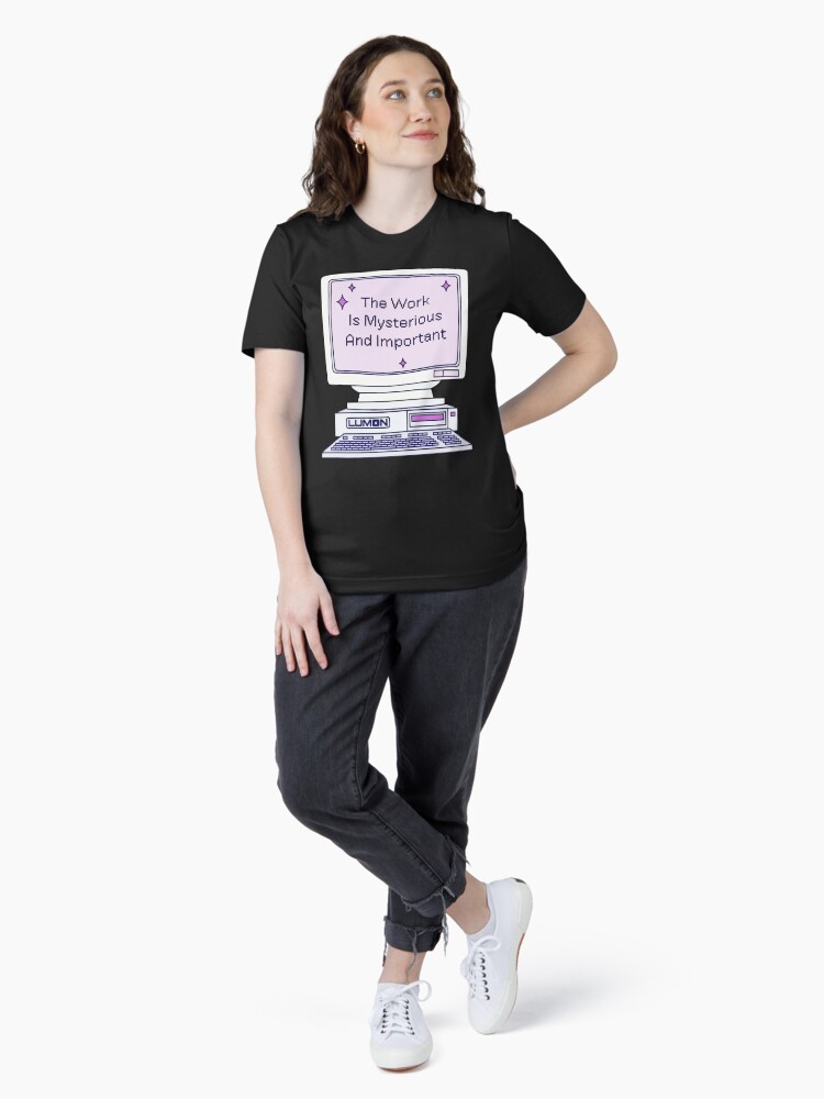 Thumbnail 4 von 7, Essential T-Shirt, Abfindung Die Arbeit ist geheimnisvoll und wichtig designt und verkauft von amelia5zebq2.