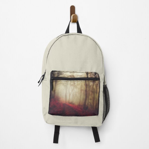 Aperçu de l'œuvre Tremble - Forêt mystérieuse dans le brouillard créée et vendue par Dyrk Wyst Redbubble Shop.