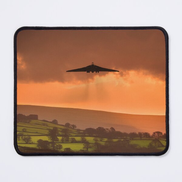 Artikelvorschau, Vulkanischer Bomber-Sonnenuntergang entworfen und verkauft von Airpower Art.