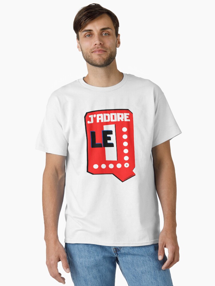 Aperçu 1 sur 7. T-shirt classique avec l'œuvre J'ADORE LE Q. créée et vendue par Vinidal.