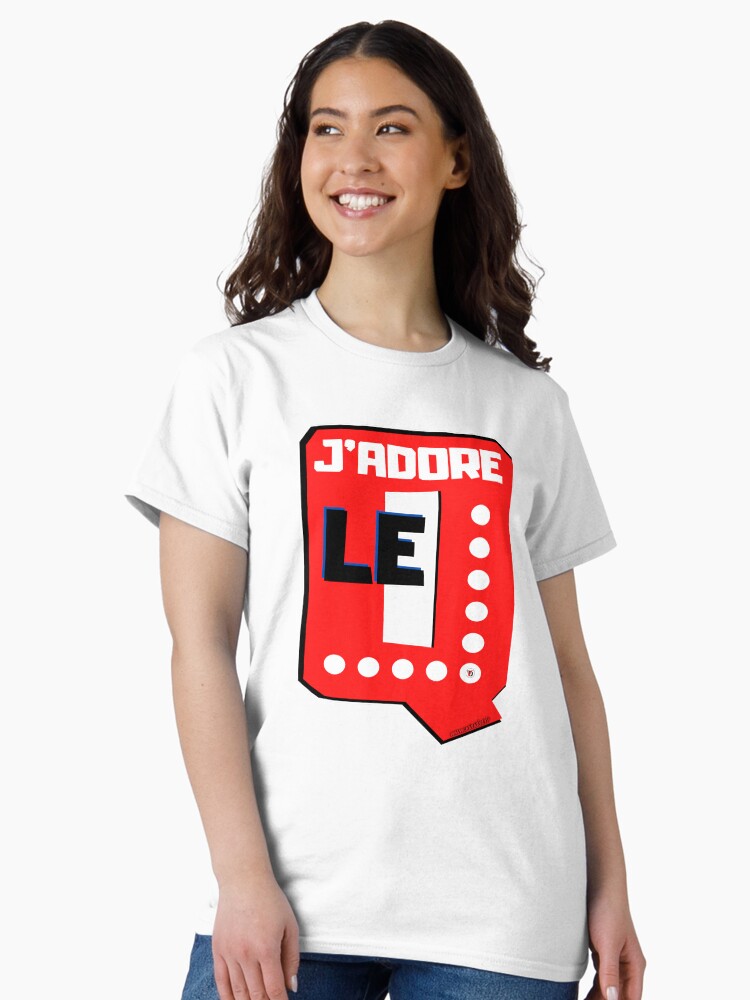 Aperçu 2 sur 7. T-shirt classique avec l'œuvre J'ADORE LE Q. créée et vendue par Vinidal.