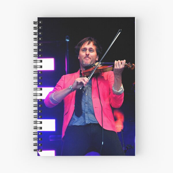 Artikelvorschau, Jon Boden tritt live mit Bellowhead auf entworfen und verkauft von AndyEvansPhotos.