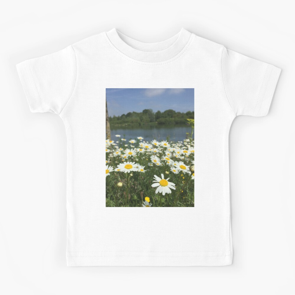 Ganseblumchen Feld Kinder T Shirt Von Lh Creations Redbubble