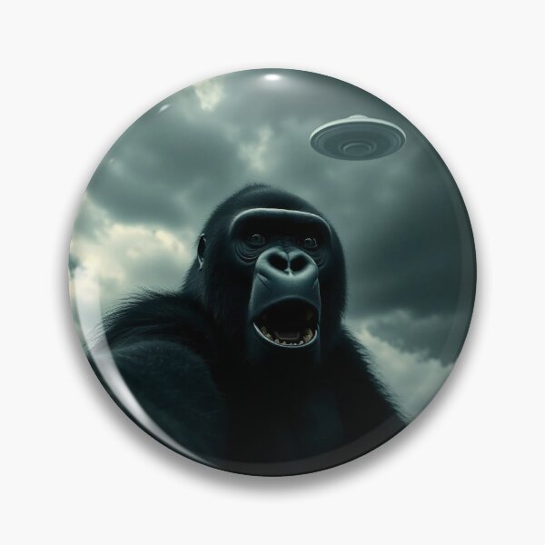 Artikelvorschau, Gorilla Selfie mit UFO T-Shirt, Lustiges Alien Encounter Shirt, UFO Fan T-Shirt entworfen und verkauft von fenrirwulf68.