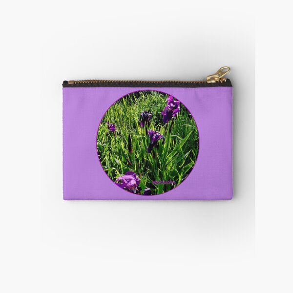 Aperçu de l'œuvre Champ floral d'iris par Wagonesta créée et vendue par Wagonesta.