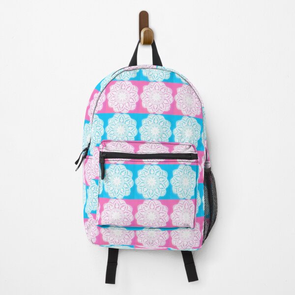 Aperçu de l'œuvre Napperon en dentelle vintage bleu rose avec motif de fierté transgenre créée et vendue par MoreThanTat.